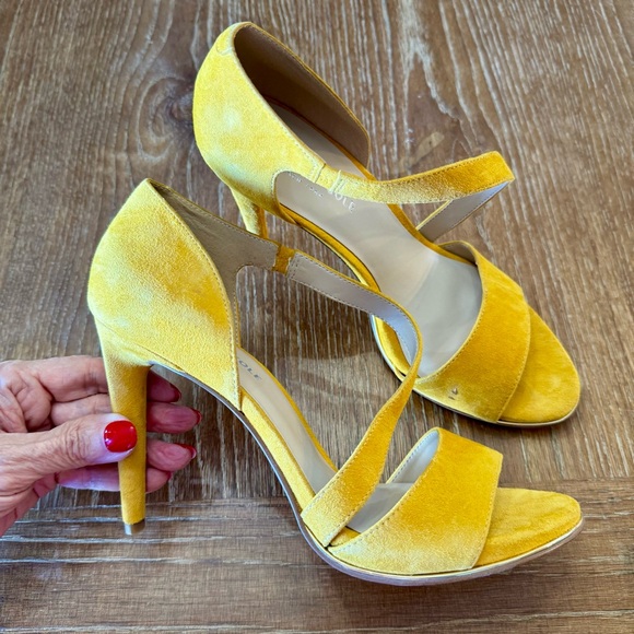 Mustard yellow suede Kenneth Cole NY heels 8.5M - Picture 3 of 11